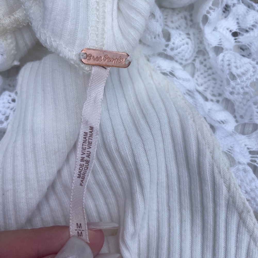 Free people cream/ white, lace sleeve medium top
